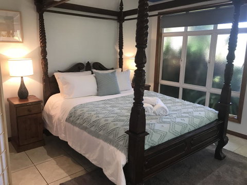 Taj On Byrnes - Private Luxury Apartment Mareeba - Food Delivery Shop 1