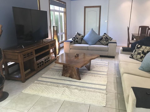 Taj On Byrnes - Private Luxury Apartment Mareeba - Food Delivery Shop 7