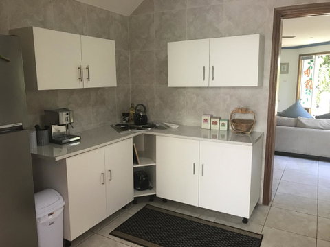 Taj On Byrnes - Private Luxury Apartment Mareeba - Food Delivery Shop 11