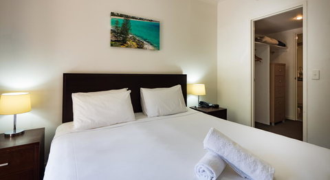 Swell Resort Burleigh Heads - Food Delivery Shop 38