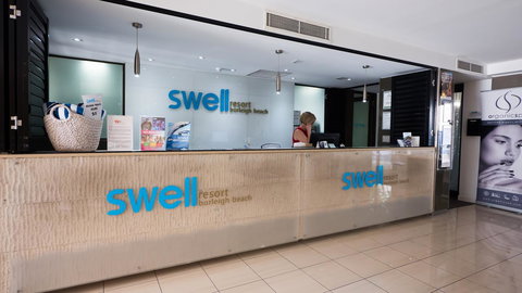 Swell Resort Burleigh Heads - Food Delivery Shop 14