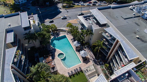 Swell Resort Burleigh Heads - Food Delivery Shop 19