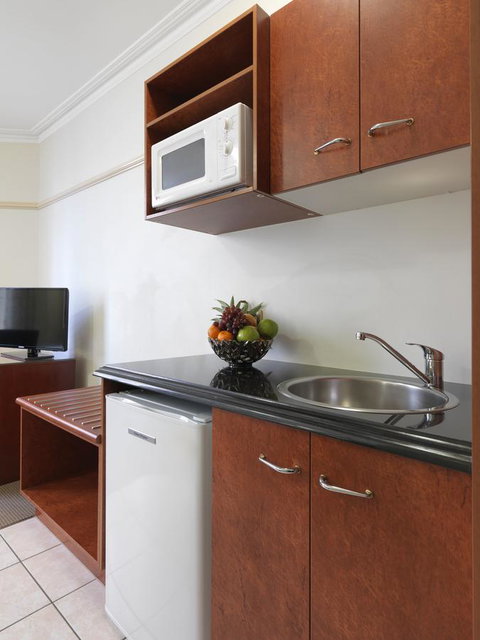 Adina Apartment Hotel Brisbane Anzac Square - Food Delivery Shop 4