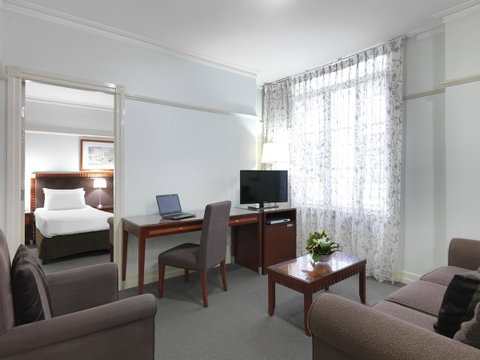 Adina Apartment Hotel Brisbane Anzac Square - Food Delivery Shop 6