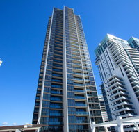 High Floor Ocean View Suites Broadbeach - Food Delivery Shop