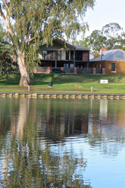 Wentworth Wharf B&B - Food Delivery Shop 3