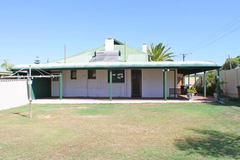 West End Retreat - Food Delivery Shop 3