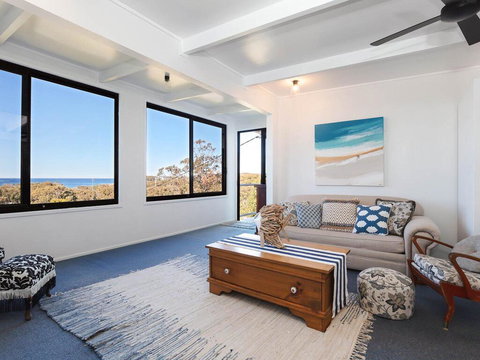 Whale Tales' 78 Lentara Street - FANTASTIC WATER VIEWS OVER FINGAL BEACH - Food Delivery Shop 3