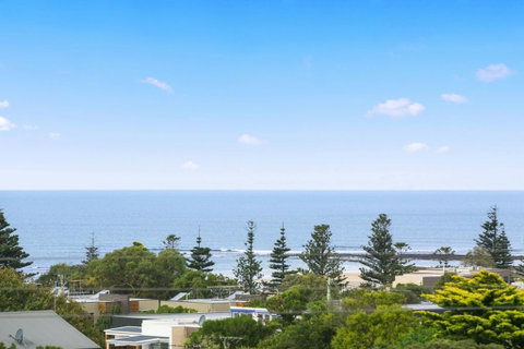 Whitewater Apartments, Australia - Food Delivery Shop 1