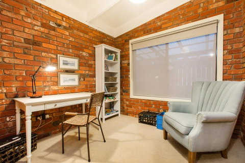 Whitewood Cottage - Secluded Spa - Food Delivery Shop 2