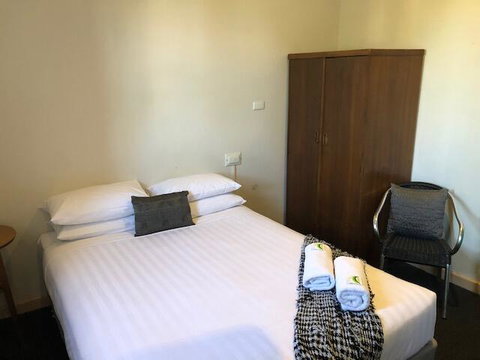 William Farrer Hotel - Food Delivery Shop 1