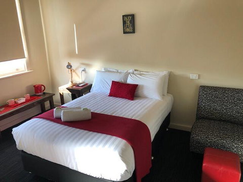 William Farrer Hotel - Food Delivery Shop 0