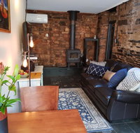 William Hunt's Retreat - Redwood Studio - Food Delivery Shop