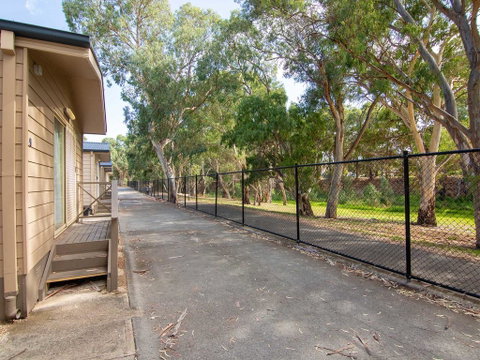 Windsor Gardens Caravan Park - Food Delivery Shop 2