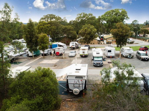 Windsor Gardens Caravan Park - Food Delivery Shop 3