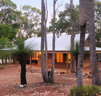 Woodstone Possum Cottage - Food Delivery Shop