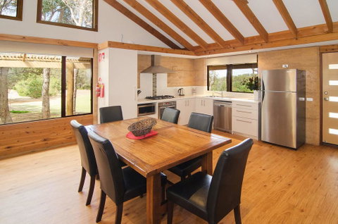 Woodstone Possum Cottage - Food Delivery Shop 2