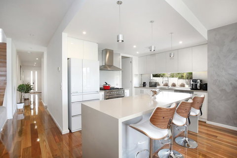 Xus Residence - Food Delivery Shop 3