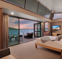 Yacht Club Villa 33 - Serenity - 4 Bedroom 4 Bathroom House Ocean Views 2 Buggies - Food Delivery Shop