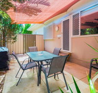Yamba Daze - Sunset - Pet Friendly - Food Delivery Shop