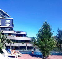 Yarra River Luxury 1BD Apartment - Food Delivery Shop