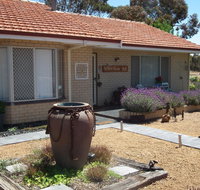 Yellow Gum Bed and Breakfast - Food Delivery Shop