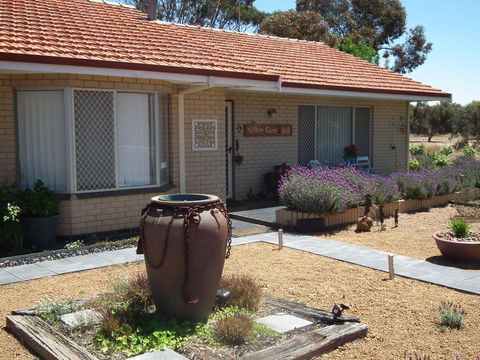 Yellow Gum Bed And Breakfast - Food Delivery Shop 0
