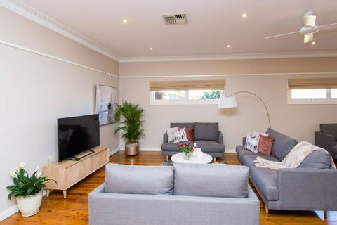 Hillsborough - Luxury, Boutique Accommodation - Food Delivery Shop 3