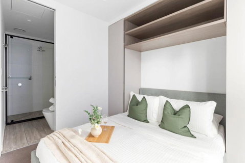 A 2BR Apt Near Melbourne Central & QV Market - Food Delivery Shop 1
