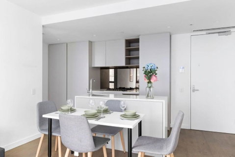 A 2BR Apt Near Melbourne Central & QV Market - Food Delivery Shop 4