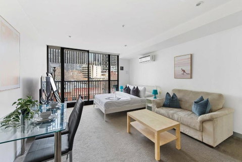 A Chic Studio Only A 4-min Walk To Victoria Market - Food Delivery Shop 0