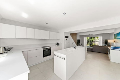 BARBADOS Ultimate Laid-back Holiday - Flat Stroll To River - Food Delivery Shop 4