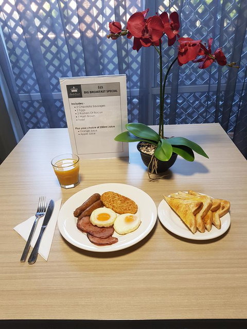 Southport Motel & Apartments - Food Delivery Shop 6