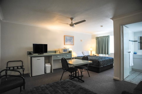 Southport Motel & Apartments - Food Delivery Shop 22