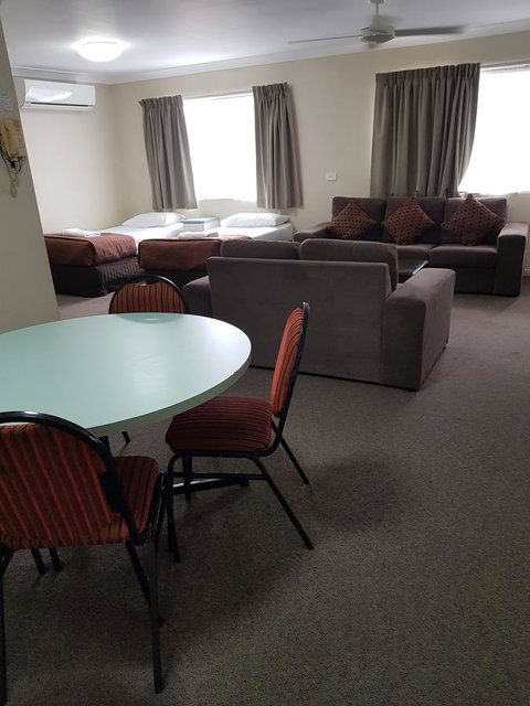 Southport Motel & Apartments - Food Delivery Shop 11