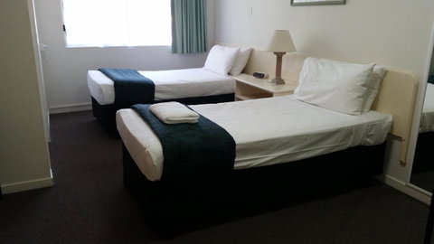 Southport Motel & Apartments - Food Delivery Shop 17