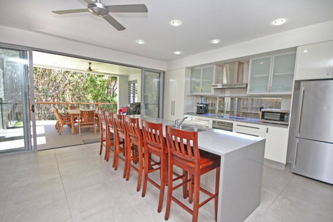 48 Boardrider Crescent, Mt Coolum - Pet Friendly, WiFi, Linen Incl. 500 BOND - Food Delivery Shop 2