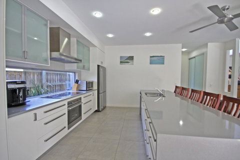 48 Boardrider Crescent, Mt Coolum - Pet Friendly, WiFi, Linen Incl. 500 BOND - Food Delivery Shop 3