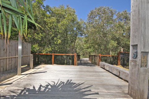 48 Boardrider Crescent, Mt Coolum - Pet Friendly, WiFi, Linen Incl. 500 BOND - Food Delivery Shop 11