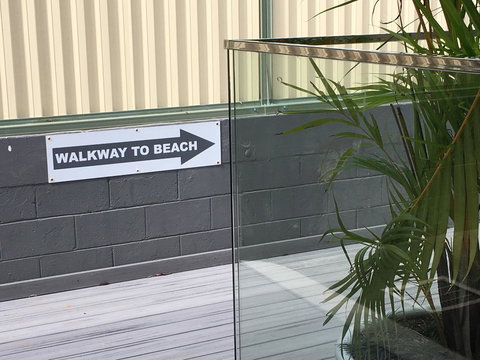 Burleigh Palms Holiday Apartments - Food Delivery Shop 11