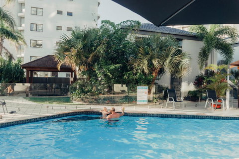 Burleigh Palms Holiday Apartments - Food Delivery Shop 34