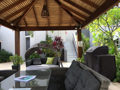 Burleigh Palms Holiday Apartments - Food Delivery Shop 4