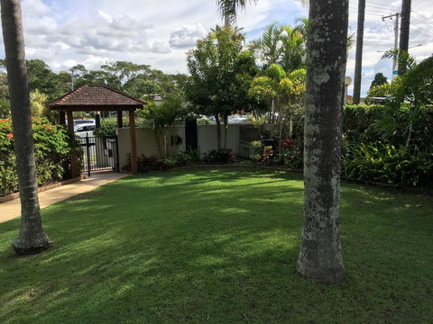 Burleigh Palms Holiday Apartments - Food Delivery Shop 21