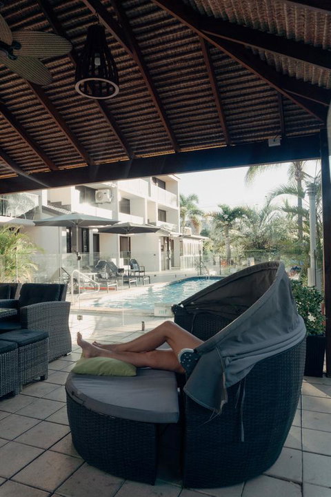 Burleigh Palms Holiday Apartments - Food Delivery Shop 29