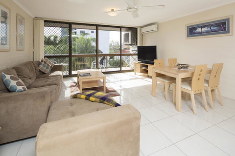 Burleigh Palms Holiday Apartments - Food Delivery Shop 15