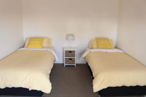 Bayview House - Food Delivery Shop 9