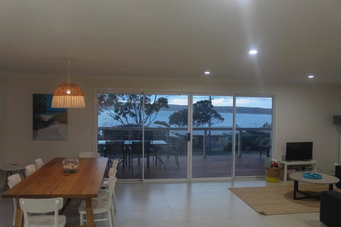 Bayview House - Food Delivery Shop 4