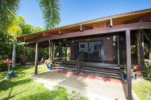 Magnetic Cottage - Food Delivery Shop 1