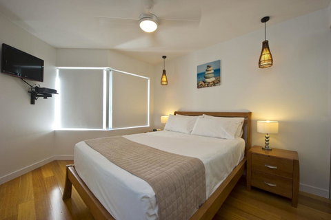 Maggies Beachfront Apartment 12 - Food Delivery Shop 7