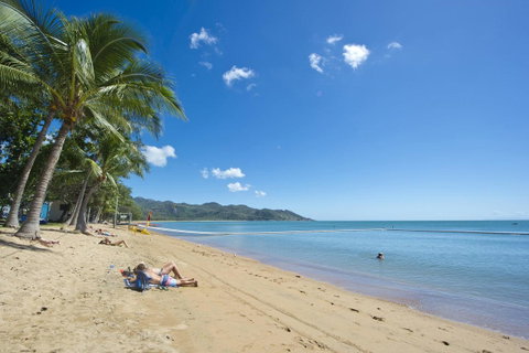 Maggies Beachfront Apartment 12 - Food Delivery Shop 8